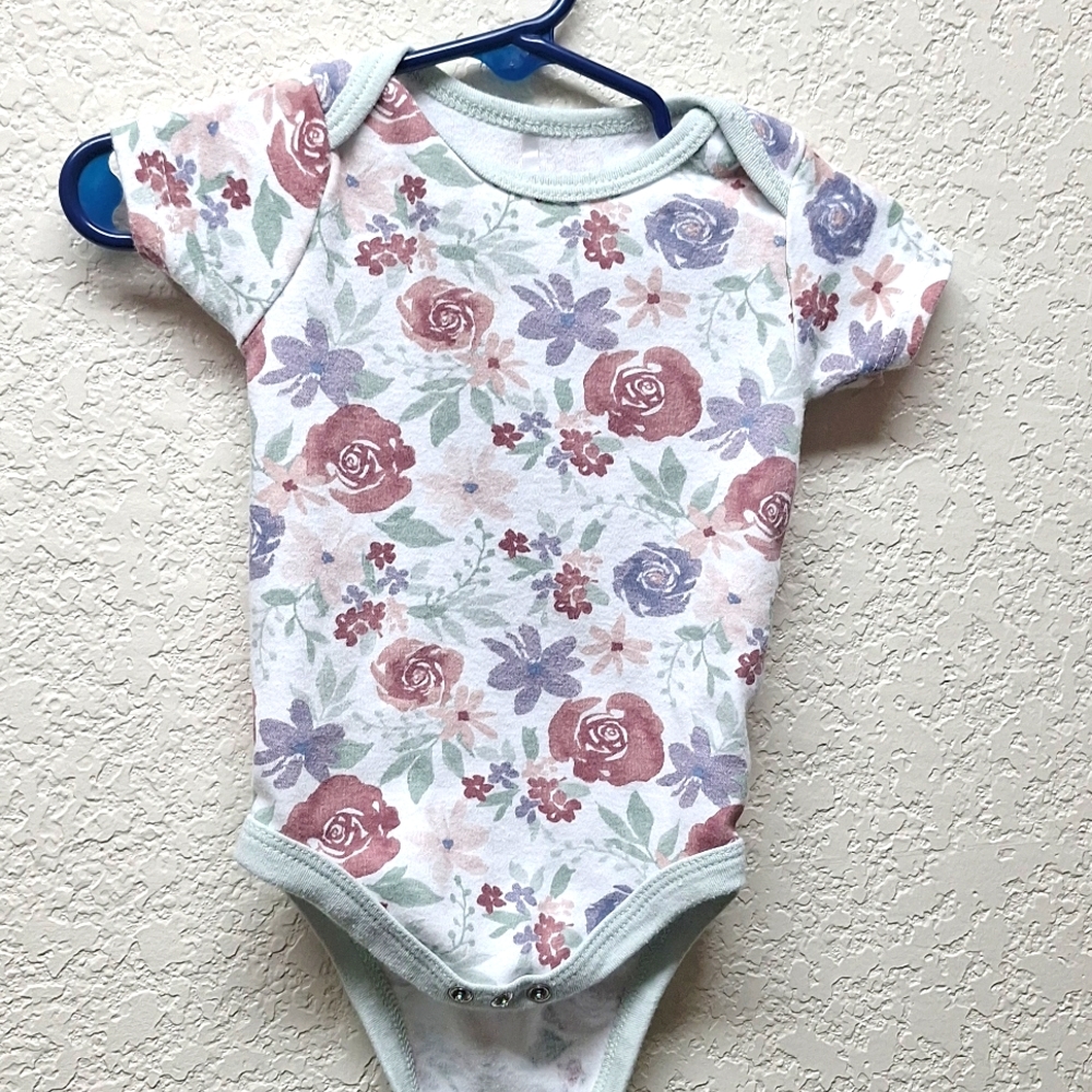 4 pieces 6 to 9 mouth outfit.